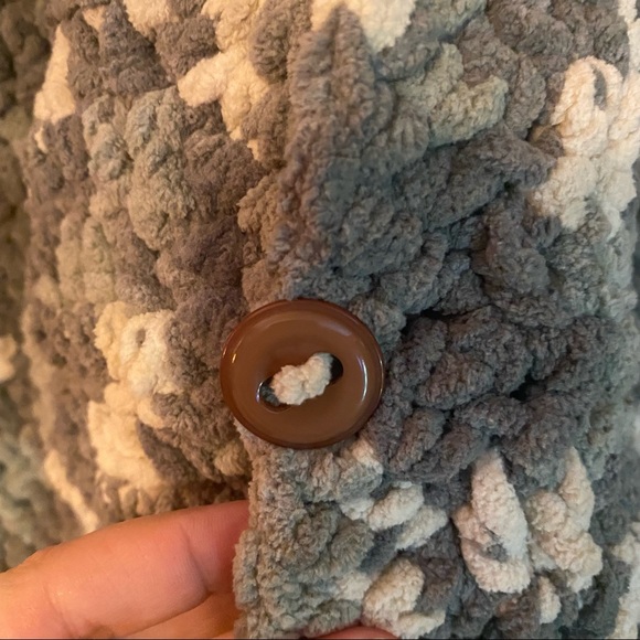 Vintage handmade chenille afghan knit sweater vest with button front - Picture 3 of 6